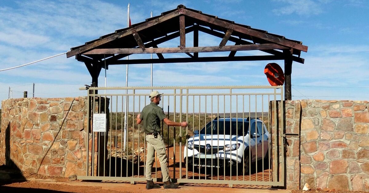 Arriving at the Kagga Kamma Gates